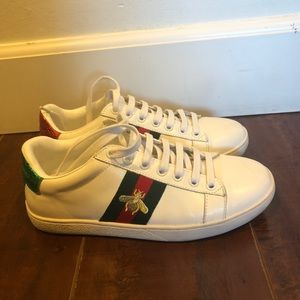 Bee sneakers